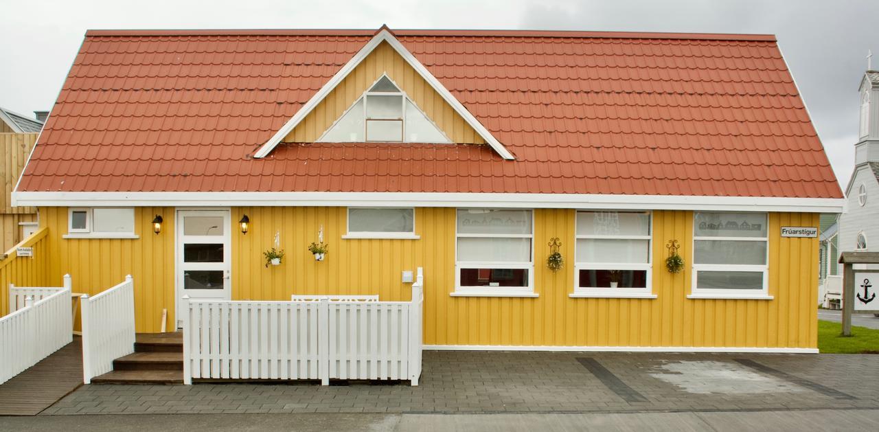 Akkeri Guesthouse Stykkisholmur Exterior photo